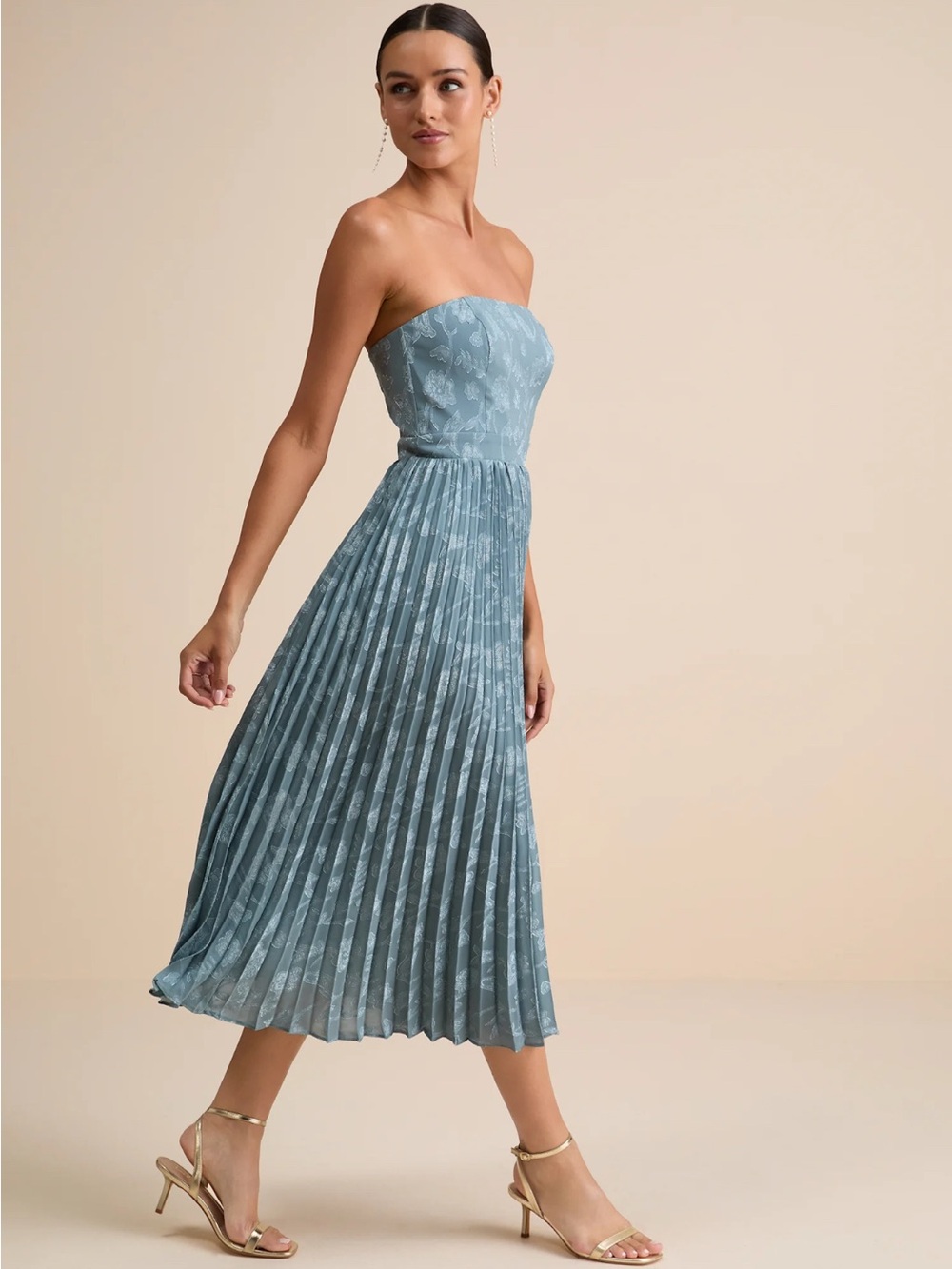 LuLu’s Strapless Pleated Midi Dress in Dusty Blue. NEW WITH TAGS. NEVER WORN.